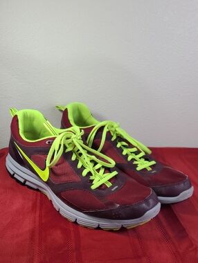 Nike LunarFly 2 Men's Athletic Shoes in Maroon with Neon Yellow Accents Mens 12